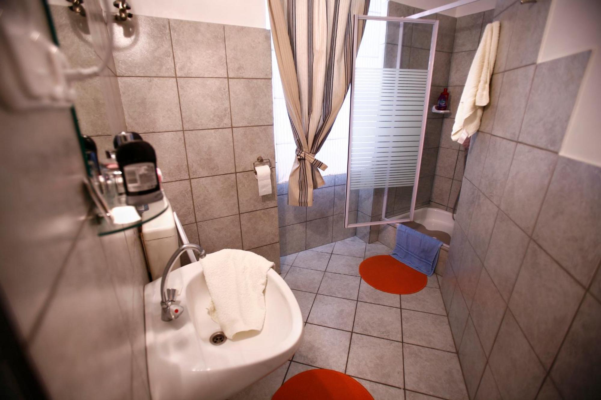 Keszi Panzio Hotel Budakeszi Luaran gambar