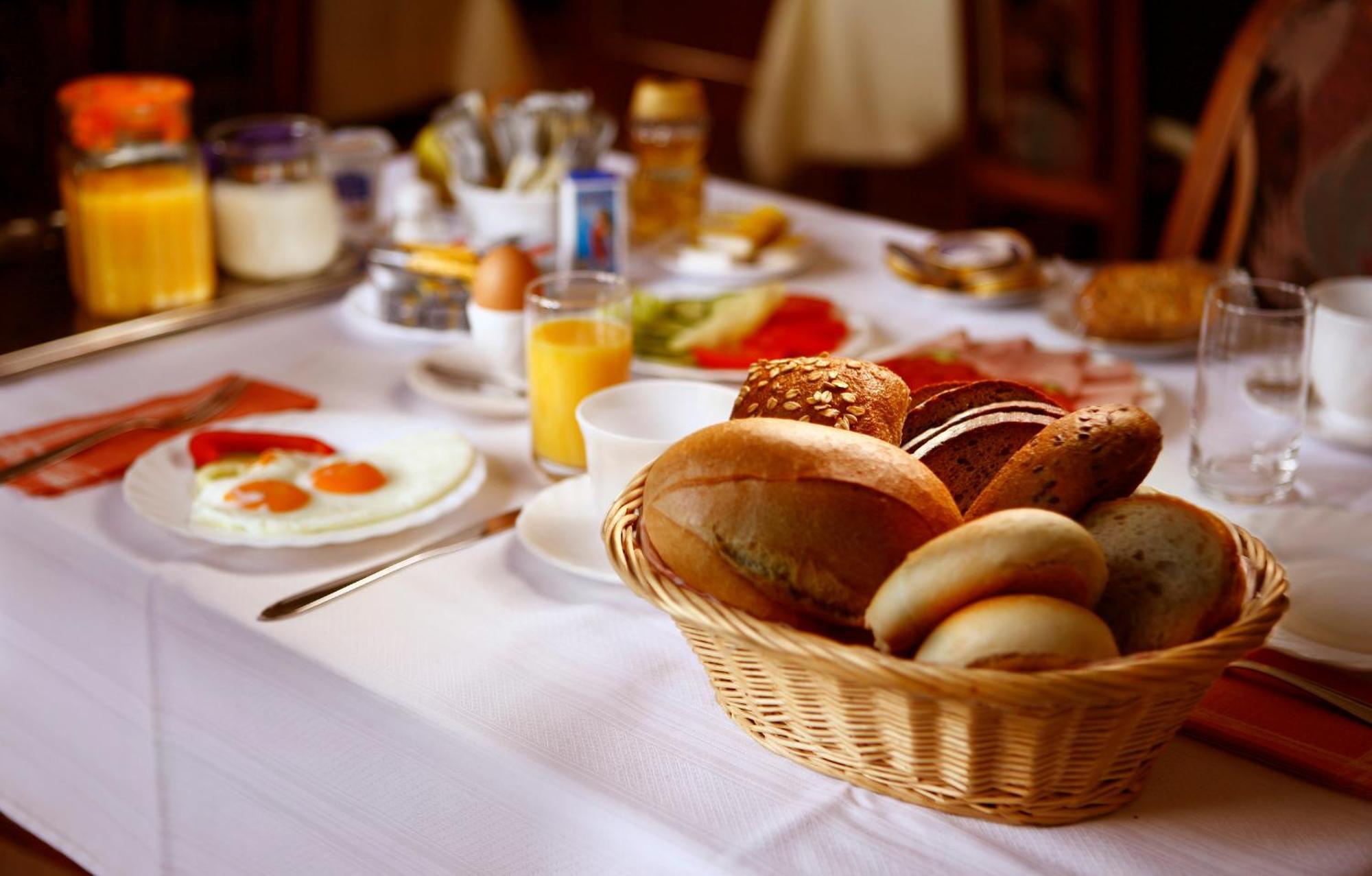 Keszi Panzio Hotel Budakeszi Luaran gambar