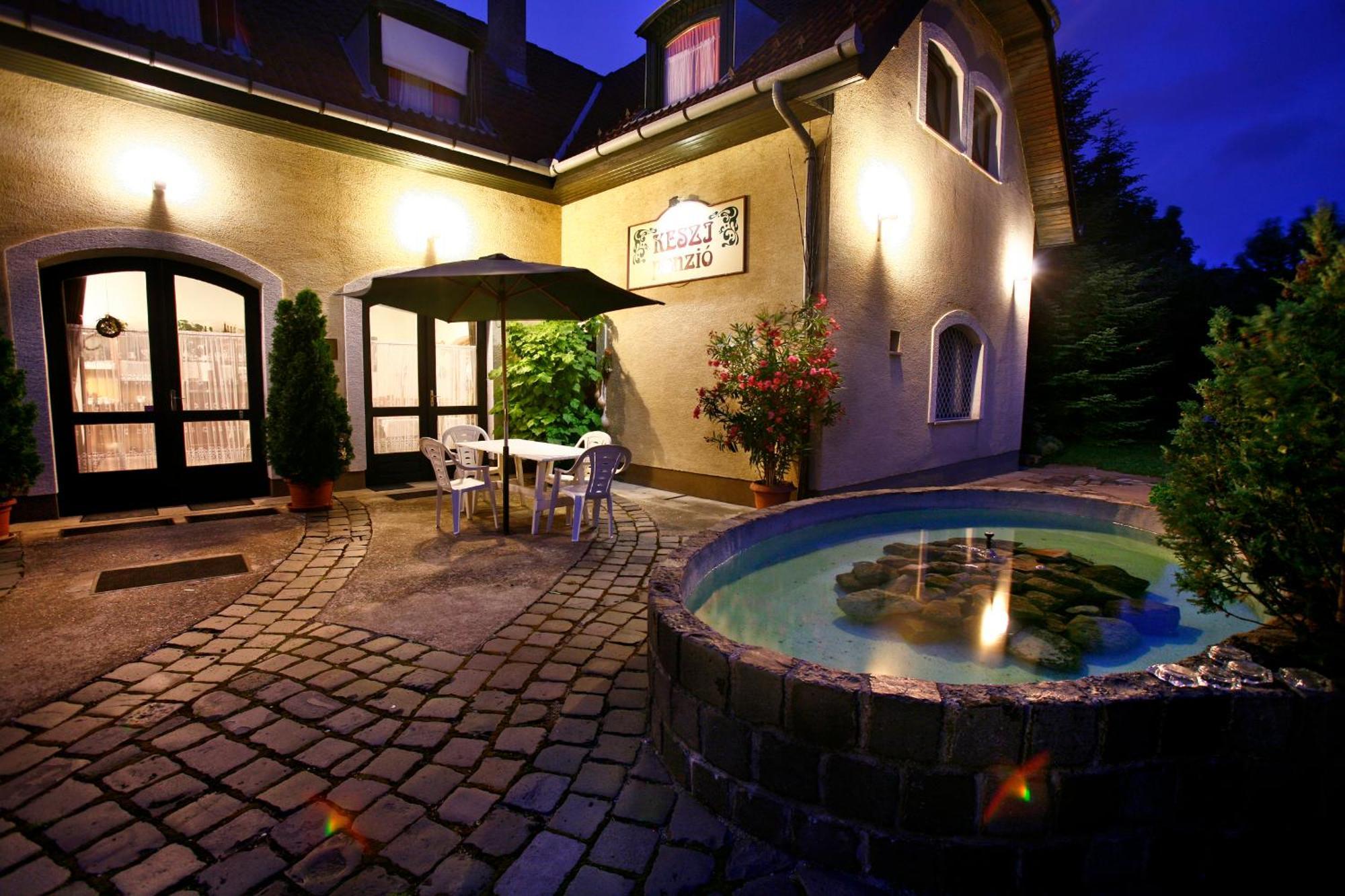Keszi Panzio Hotel Budakeszi Luaran gambar