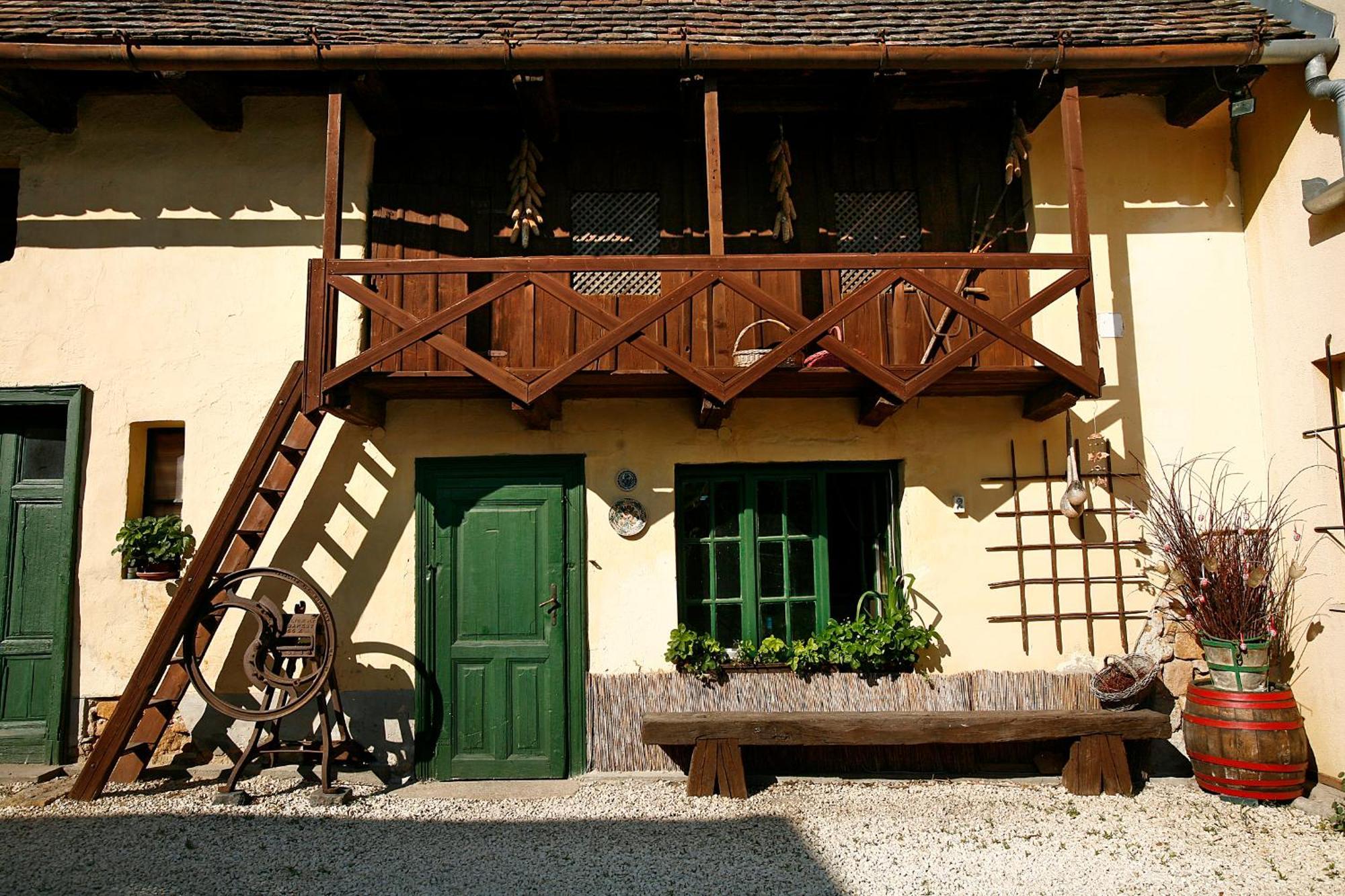 Keszi Panzio Hotel Budakeszi Luaran gambar