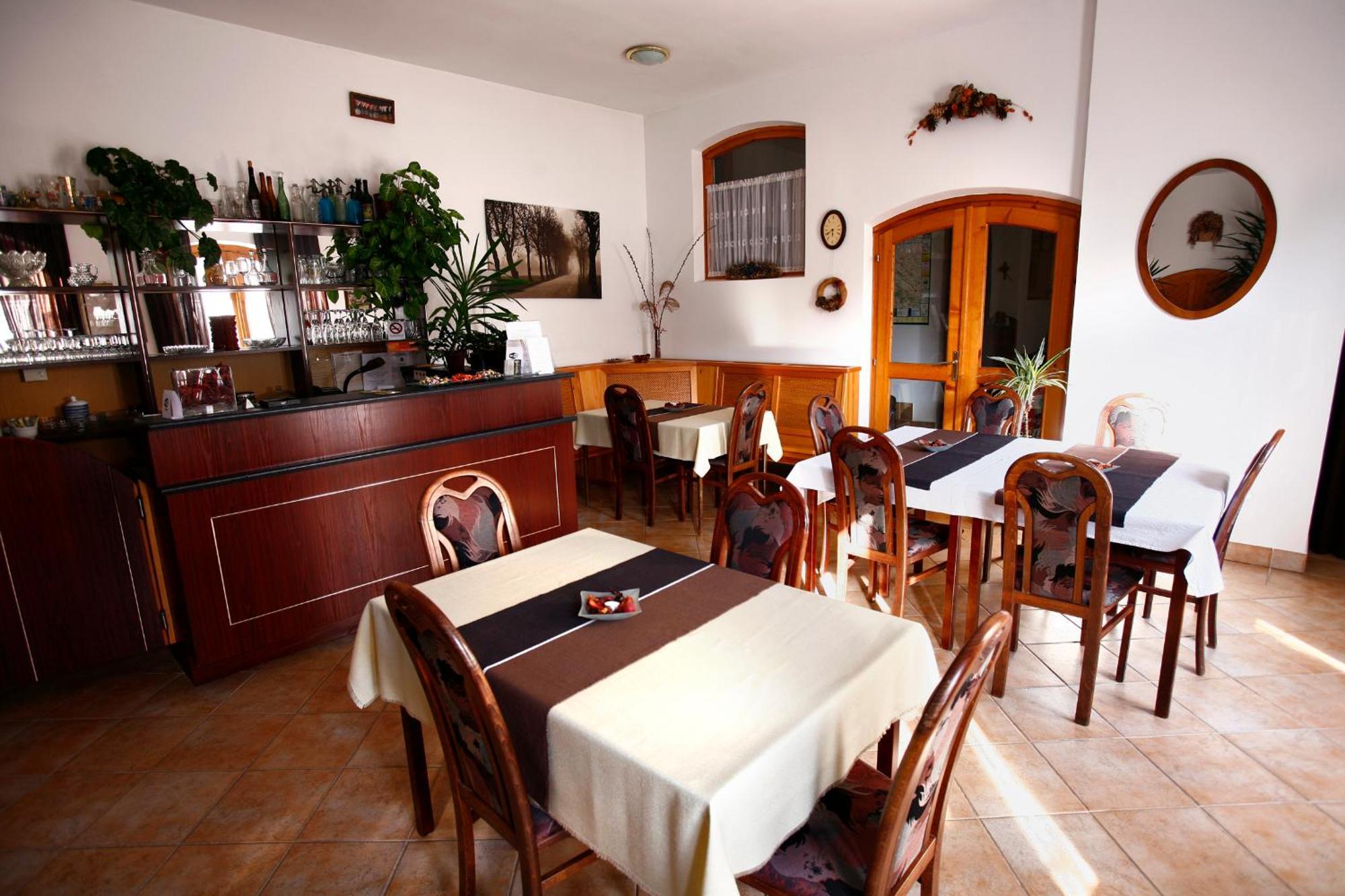 Keszi Panzio Hotel Budakeszi Luaran gambar