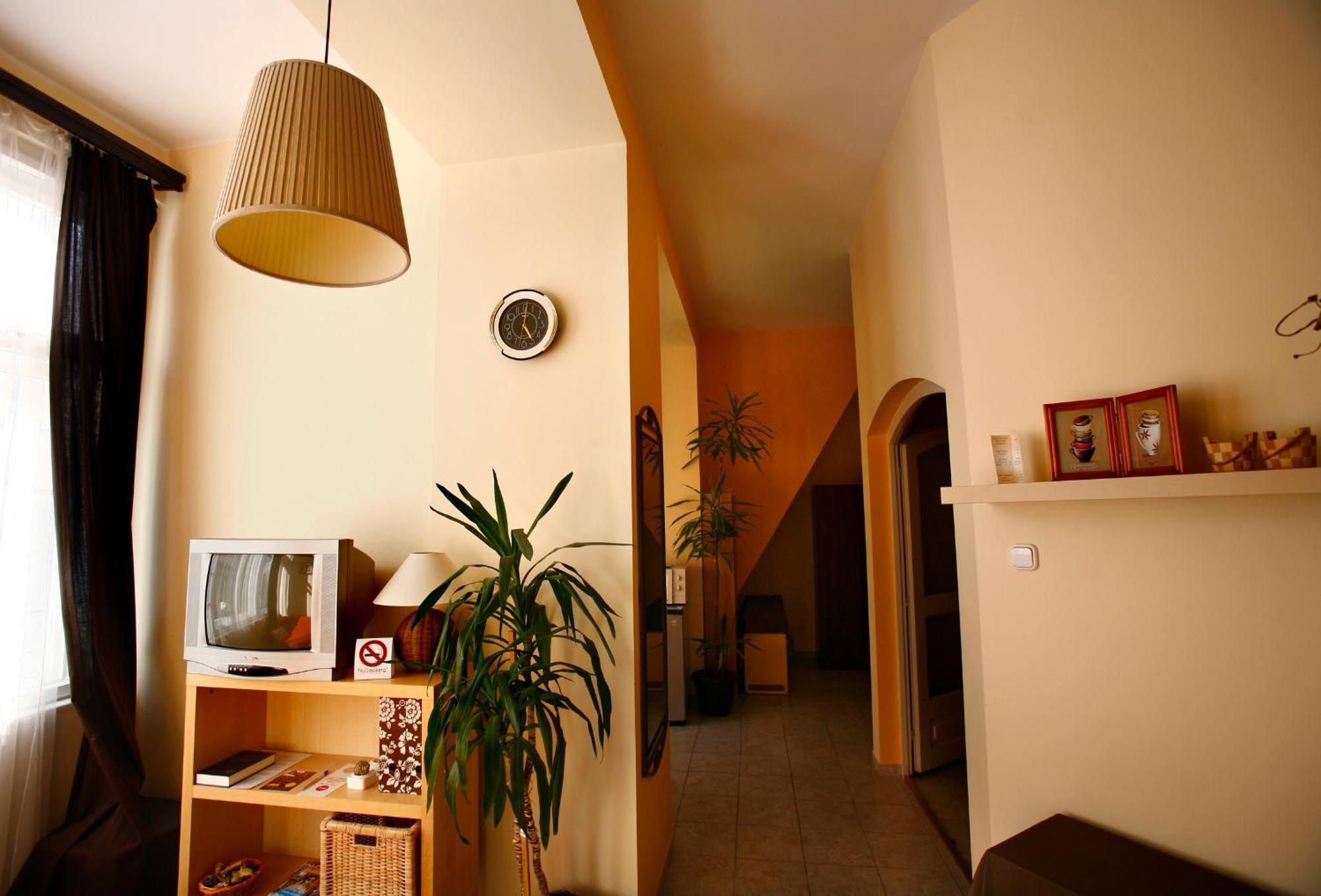 Keszi Panzio Hotel Budakeszi Luaran gambar