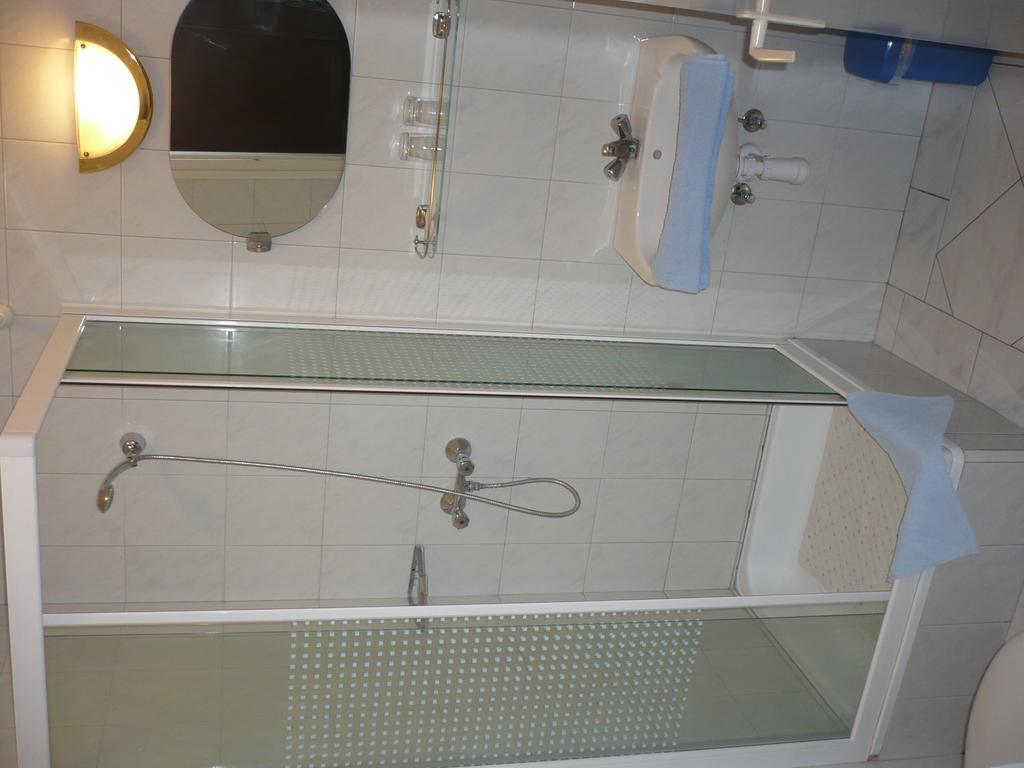 Keszi Panzio Hotel Budakeszi Luaran gambar