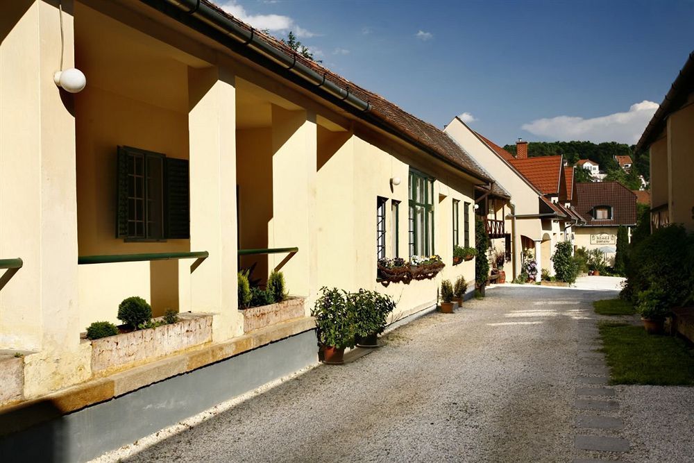 Keszi Panzio Hotel Budakeszi Luaran gambar